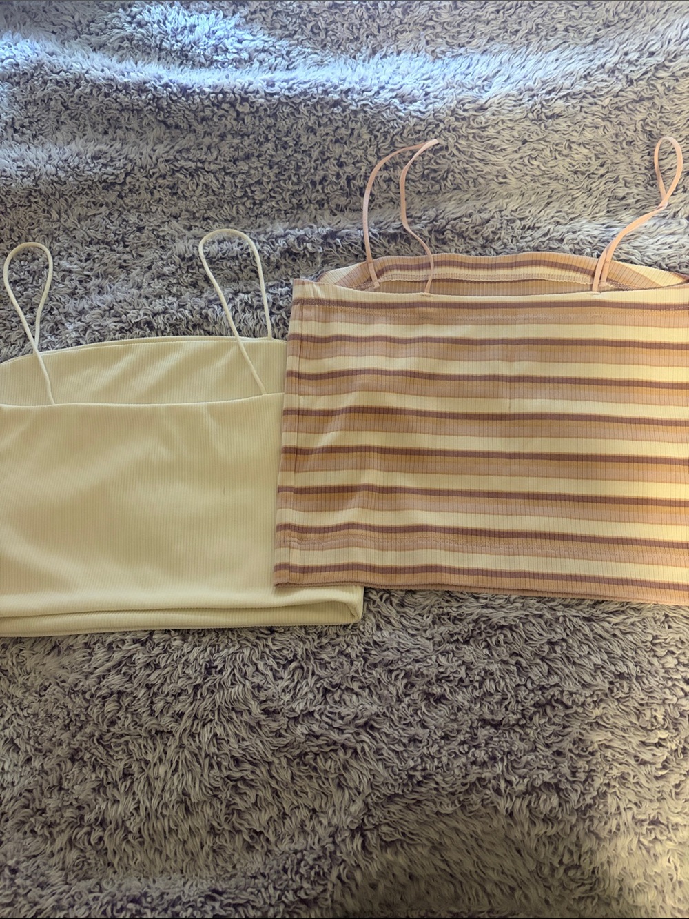 2 Medium Ribbed Crop Tanks - Picture 4 of 4
